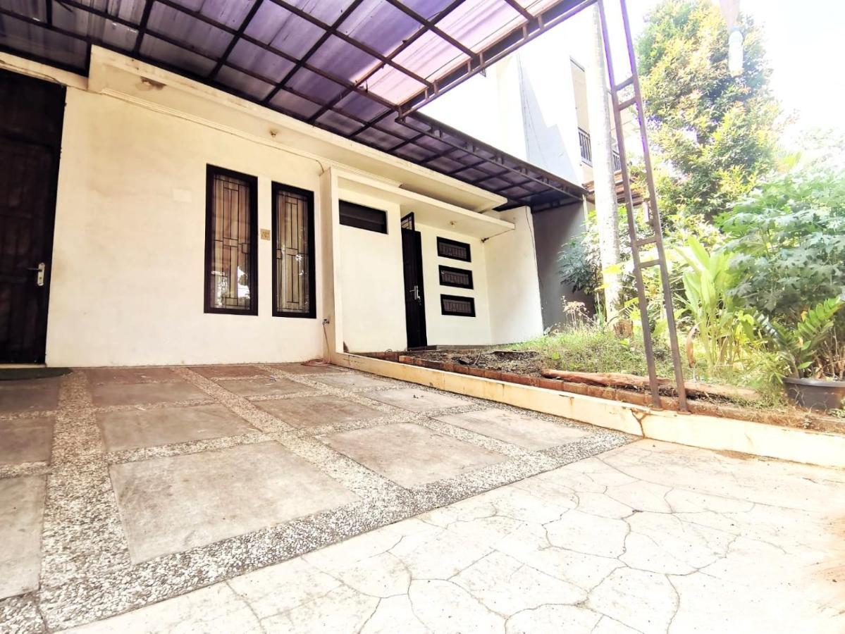 4-Bedroom Home In South Jakarta Nuansa Swadarma Residence By Le Ciel Hospitality Exterior foto