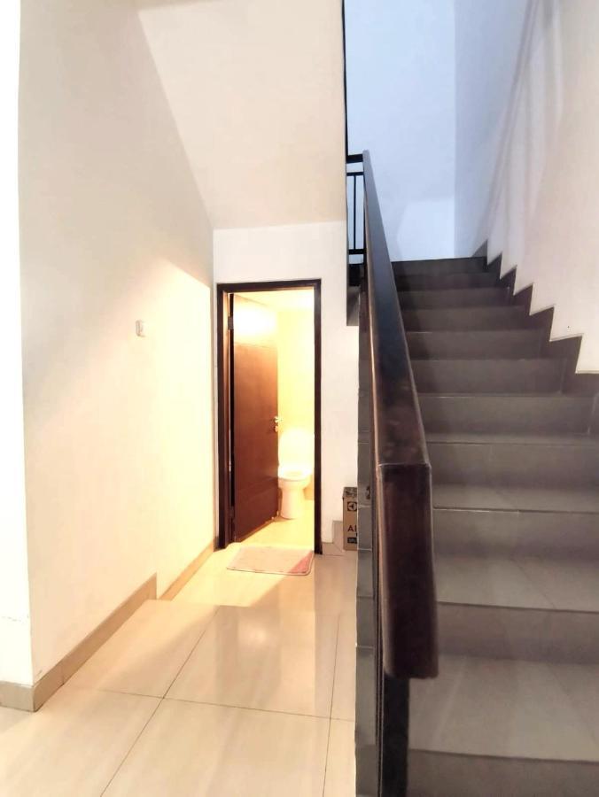 4-Bedroom Home In South Jakarta Nuansa Swadarma Residence By Le Ciel Hospitality Exterior foto
